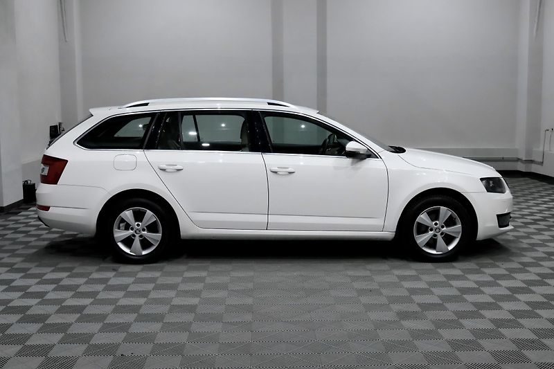 Škoda Octavia 3 Combi 1.4 TSI 110 kW DSG - fotka 4 z 42