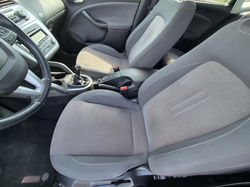 Seat Altea XL 1,6 TDI STYLE - fotka 8 z 15