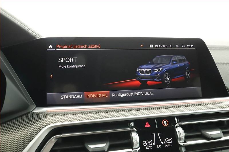 BMW X5 (2023) xDrive45e iPerf. - fotka 14 z 22