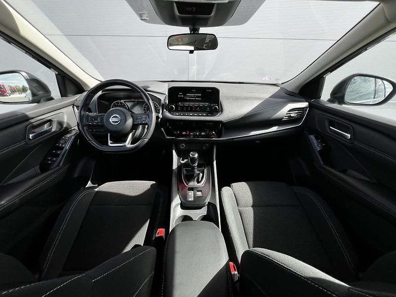 Nissan Qashqai 1.3T 103kW ACC Panorama DPH - fotka 7 z 20
