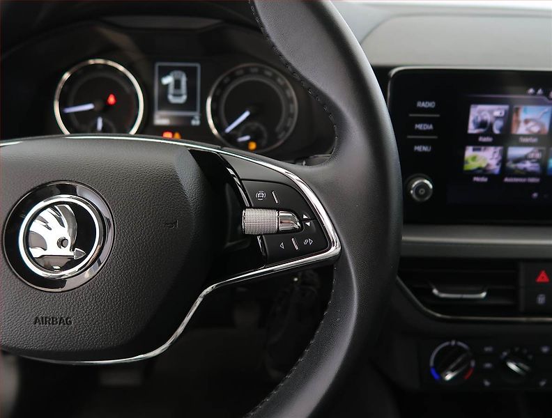 Škoda Kamiq (2023) Ambition 1.0 TSI, klima - fotka 19 z 22