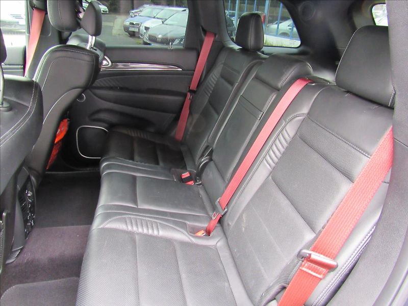 Jeep Grand Cherokee 6,2 V8 HEMI Trackhawk 527kW - fotka 10 z 37
