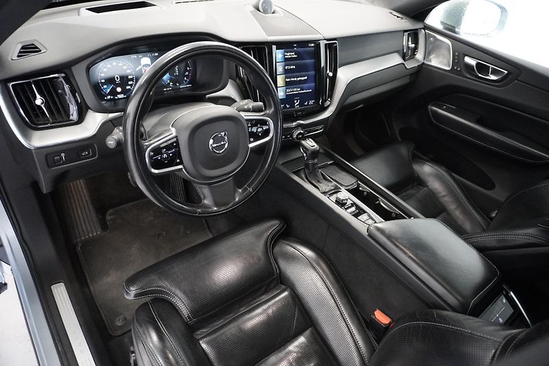 Volvo XC60 D5 AWD AUT. INSCRIPTION - fotka 19 z 40