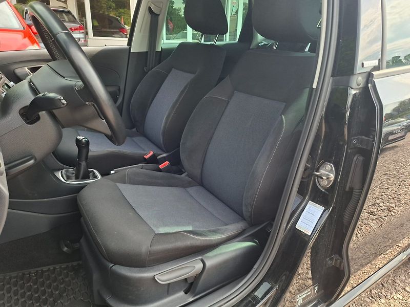 Volkswagen Polo (2012) 1.4i 63kW STYLE -VÝBAVA! - fotka 16 z 37