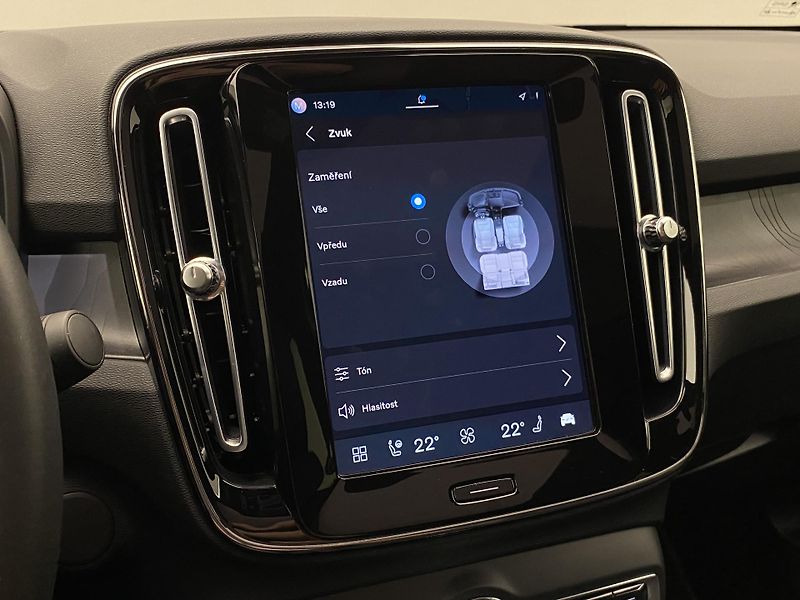 Volvo C40 PURE ELECTRIC RECHARGE PLUS - fotka 53 z 57