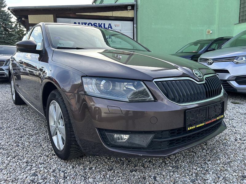 Škoda Octavia (2013) 1.4 TSi 103 KW servisní kniha - fotka 2 z 29