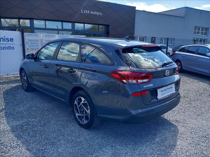 Hyundai i30 1,5 l COMFORT 16 - fotka 6 z 20