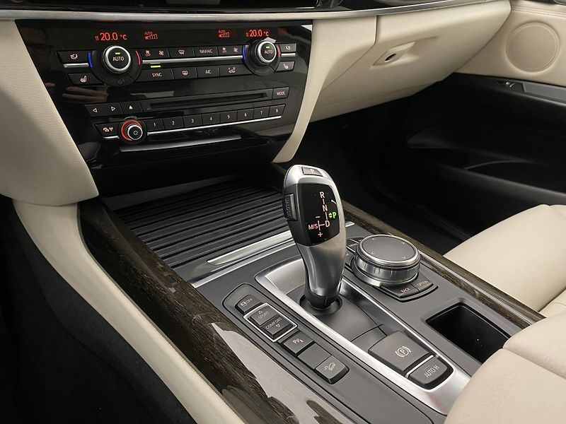 BMW X5 XDRIVE 30d AUT CZ - fotka 26 z 65