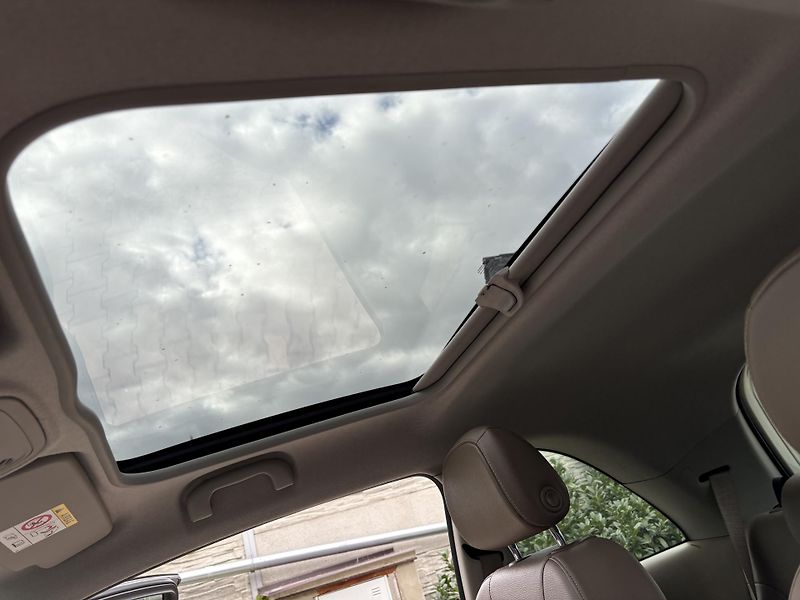 Opel Adam (2013) cappucino/white edition - fotka 18 z 32