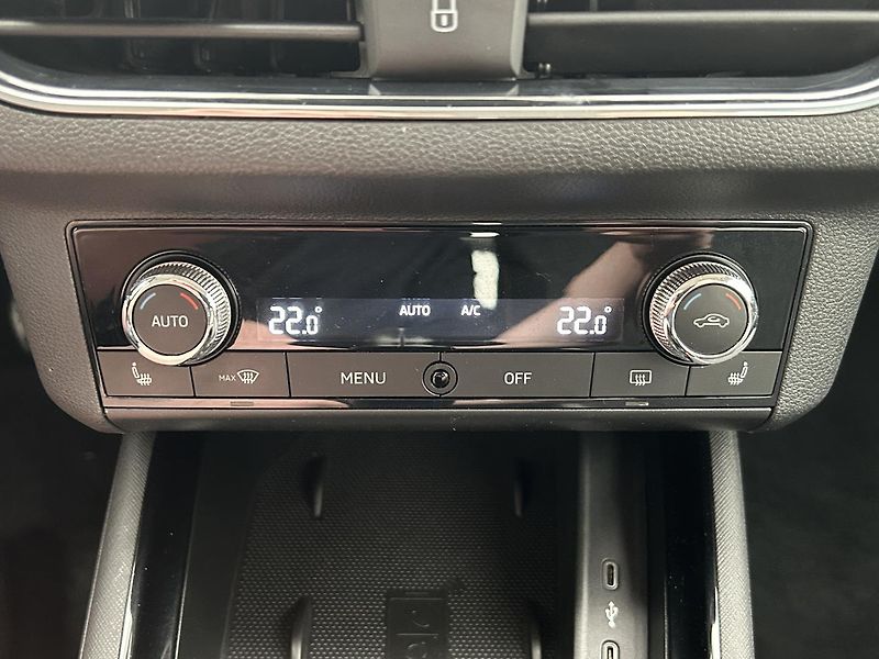 Škoda Fabia 1.0 TSI Style - fotka 20 z 27