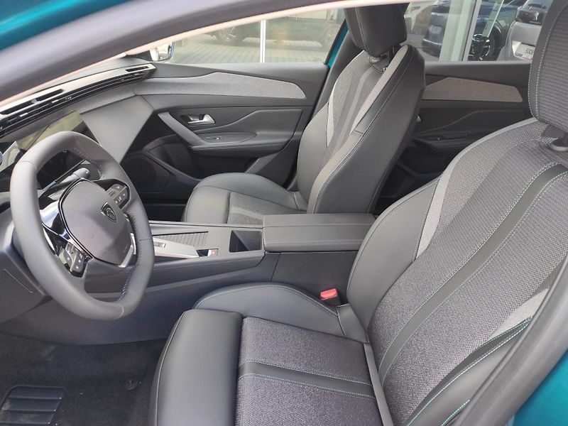Peugeot 408 (2026) ALLURE Hybrid 145k  4 kamery - fotka 25 z 28