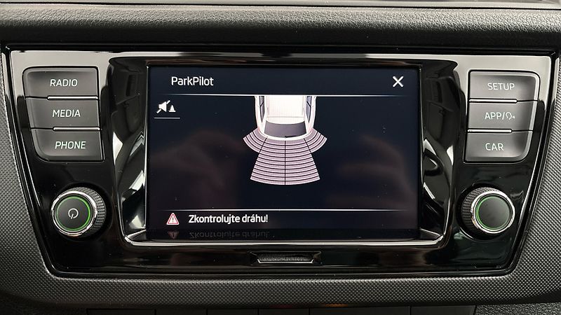Škoda Fabia 1.0 TSI Ambition Combi - fotka 12 z 25