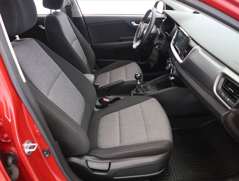 Kia Stonic (2020) 1.25 CVVT, Serv.kniha - fotka 9 z 17
