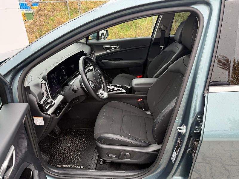 Kia Sportage 1.6 T-GDi MHEV DCT AWD TOP Evo - fotka 11 z 30