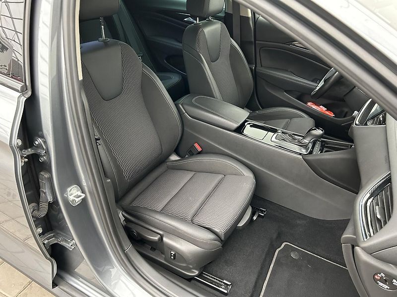Opel Insignia 2.0 CDTI 4x4 Country Tourer - fotka 11 z 36