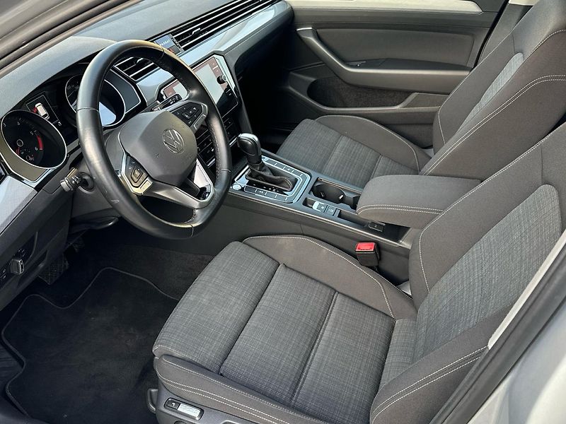 Volkswagen Passat Business Premium 2,0TDI 110kW - fotka 11 z 25