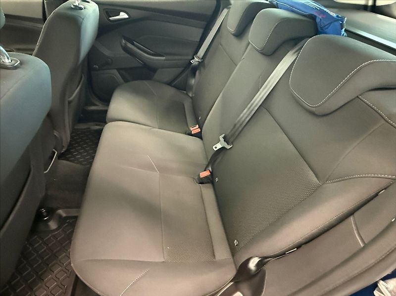 Ford Focus 1,5 TDCI TITANIUM 62 500KM - fotka 14 z 16