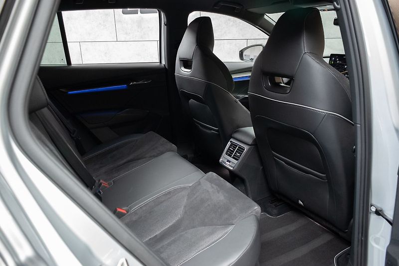 Škoda Enyaq 60 62kWh SPORTLINE*SoH-87%*DPH - fotka 13 z 40
