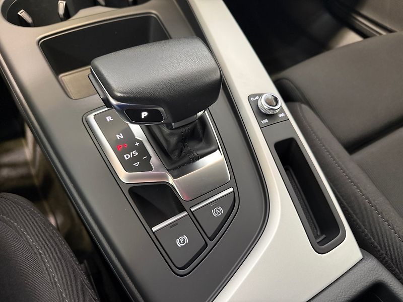 Audi A4 Allroad (2023) 3.0 TDI Quattro 210 kW - fotka 22 z 31