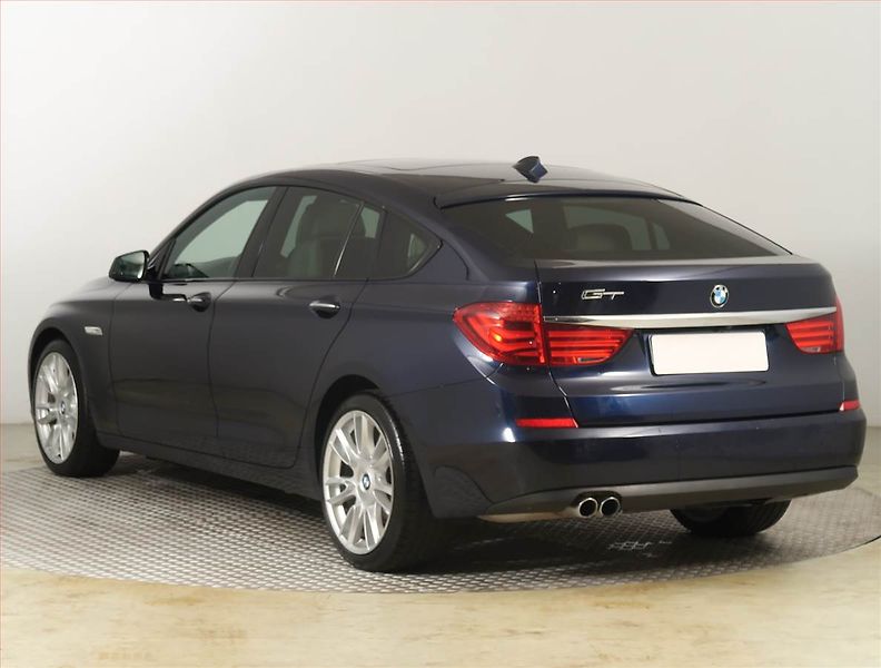 BMW Řada 5 (2012) 530d xDrive GT, 4X4, Automat - fotka 4 z 34