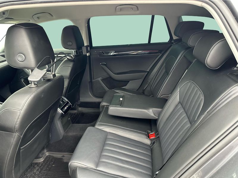 Škoda Superb L&K 2.0 TDI 147kW 4x4 - fotka 12 z 24
