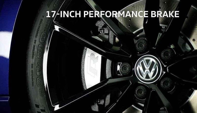Volkswagen Golf R Performance.