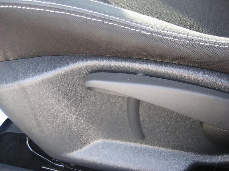Renault Clio 0.9TCe 66 kW!!! 1.maj-DPH-ČR ! - fotka 18 z 32