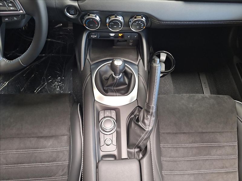 Mazda MX-5 (2026) 1.5 2RF G 132k 6MT RWD Homura - fotka 9 z 13