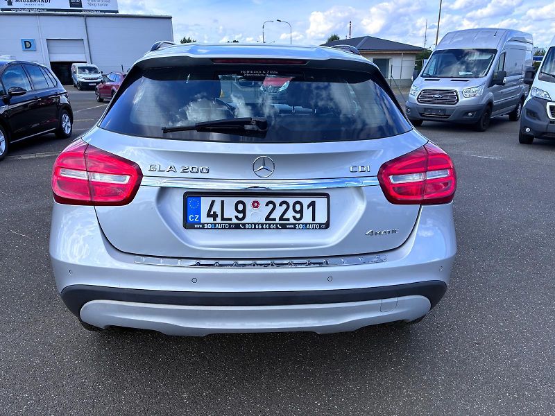 Mercedes-Benz GLA (2014) - fotka 3 z 18