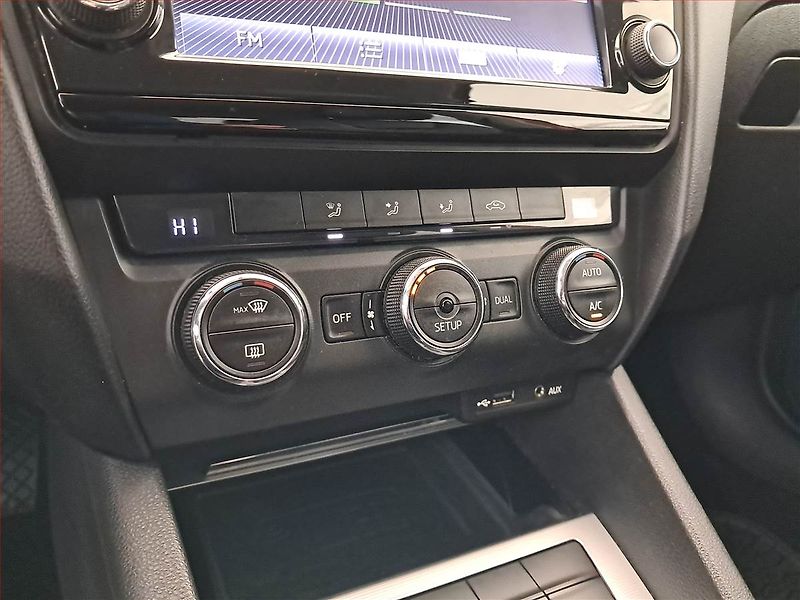 Škoda Octavia (2013) Elegance 2.0 TDI, Automat - fotka 16 z 20