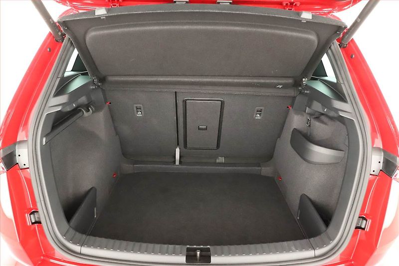 Škoda Karoq (2025) 1.5 TSI, SPORTLINE, AUTOMAT - fotka 11 z 24