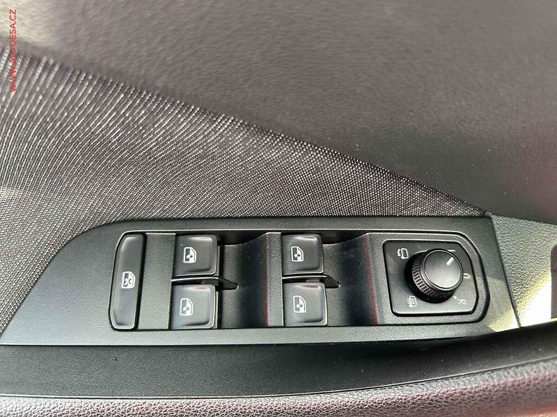 Škoda Kamiq (2020) 1.0 TSi, 2.maj,ČR, Style - fotka 11 z 18