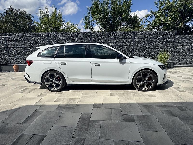 Škoda Octavia (2025) RS combi - fotka 4 z 10