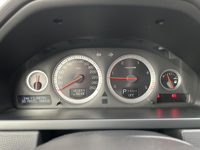 Volvo XC90 2.4 D5 4x4 Summmum - fotka 21 z 25