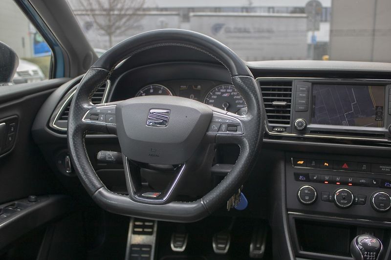 Seat Leon - fotka 33 z 39