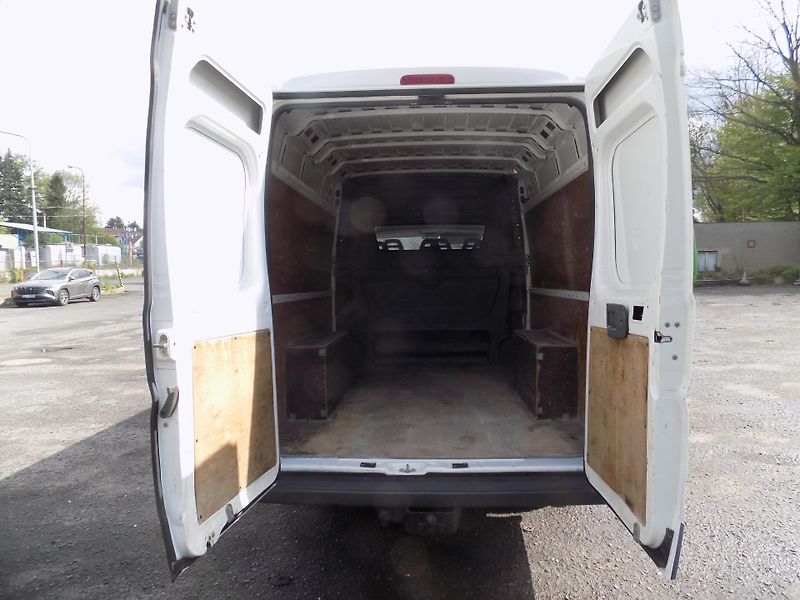 Peugeot Boxer (2011) 3,0 116KW 6MÍST L5H2 - fotka 28 z 33