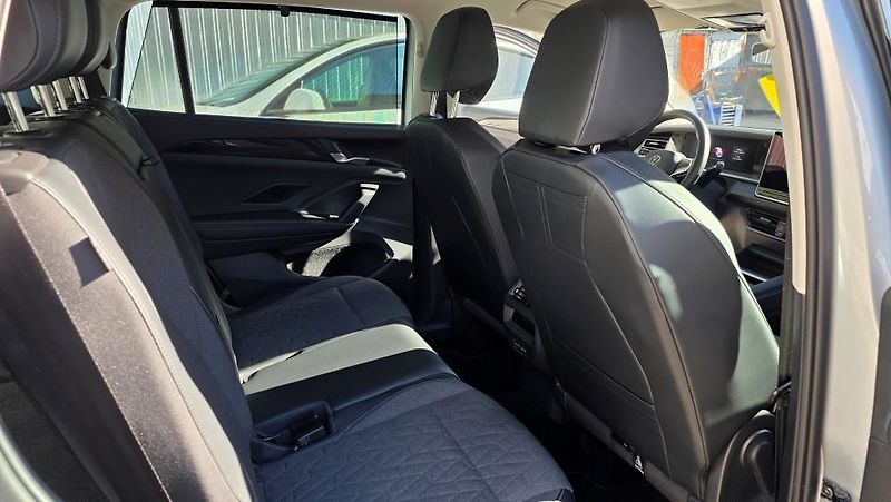 Volkswagen Tayron (2025) 2.0 TDI 142kW 4x4 DSG7 7míst - fotka 13 z 41