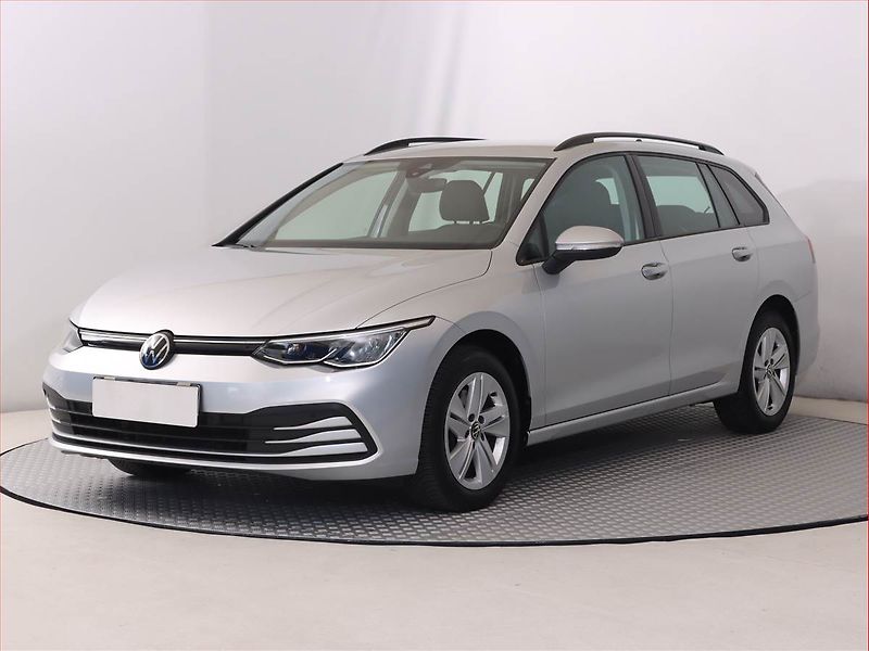 Volkswagen Golf (2024) Life 2.0 TDI - fotka 2 z 23