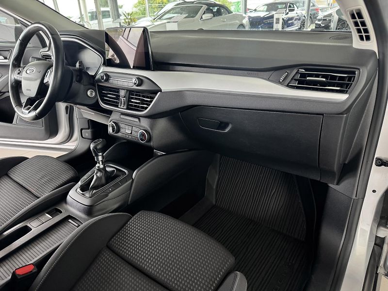 Ford Focus 1,5TDCi 88kW*Navi*Vyhř.Volant - fotka 11 z 32