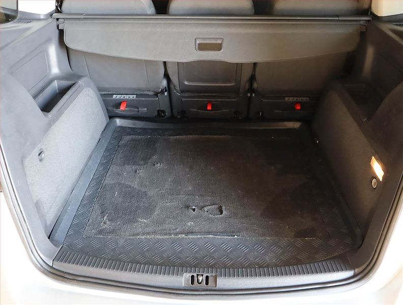 Volkswagen Touran (2013) 2.0 TDI, Navi, Tempomat - fotka 14 z 21