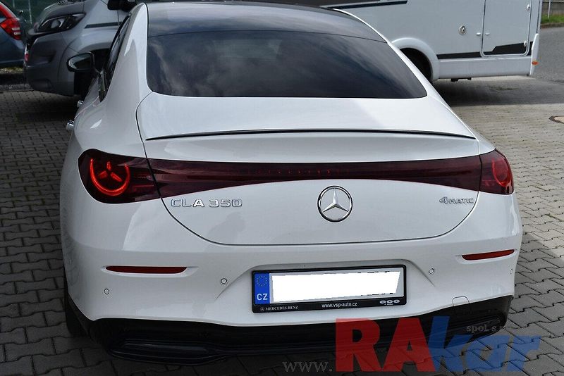 Mercedes-Benz CLA 350 EQ 4matic - fotka 6 z 28