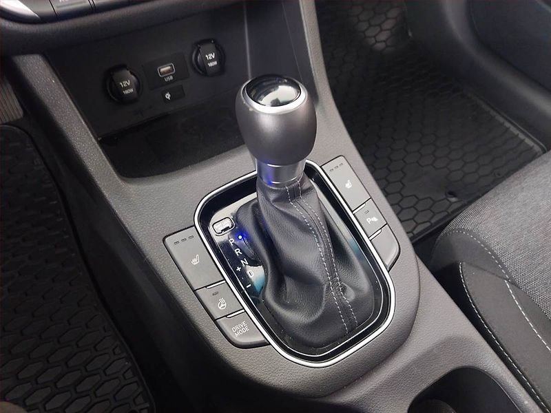 Hyundai i30 (2023) Smart 1.0 T-GDI - fotka 13 z 18