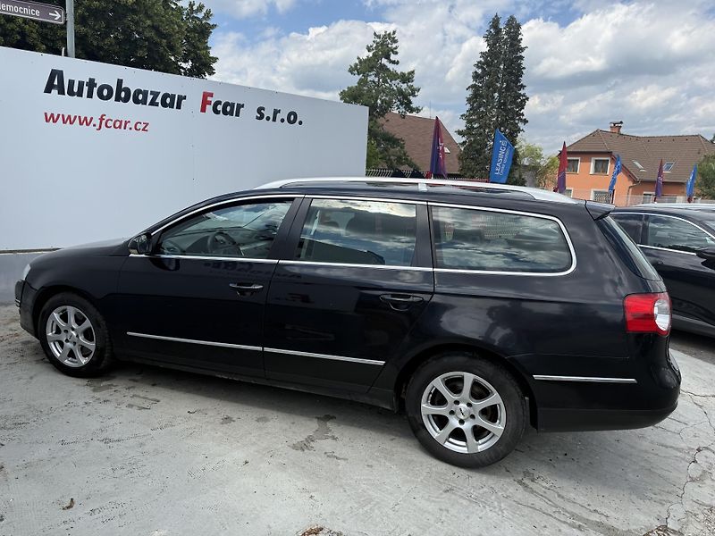 Volkswagen Passat (2009) 2.0 TDI Sportline  - fotka 10 z 21