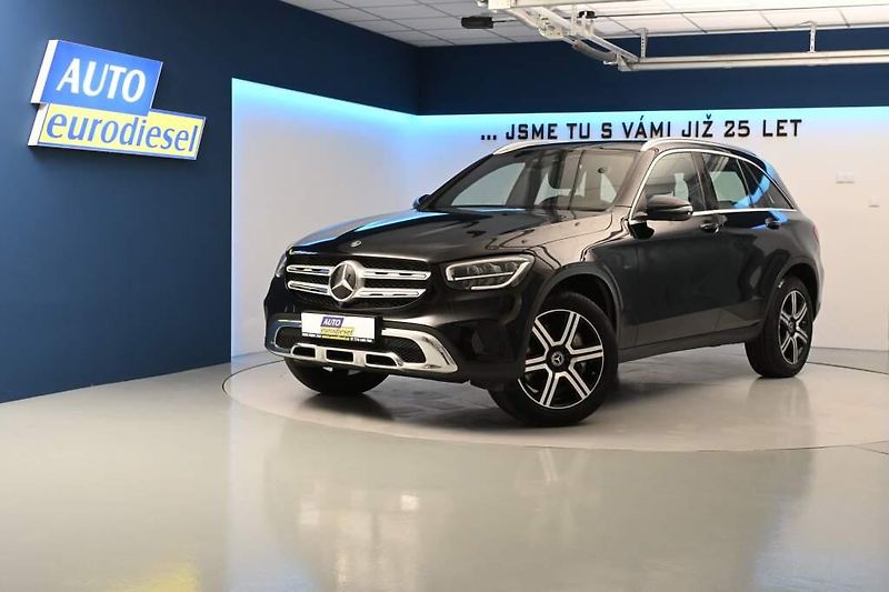 Mercedes-Benz GLC (2021) 2.0 300 E 4MATIC 9G-TRONIC LED - fotka 2 z 47