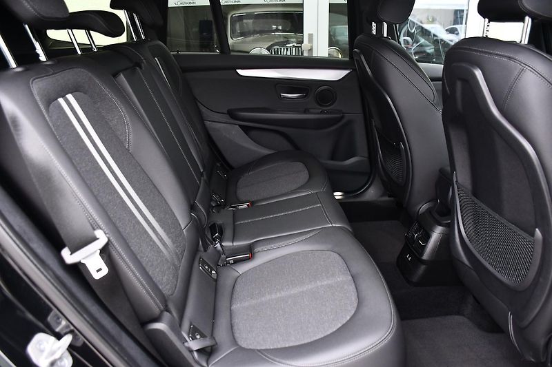BMW Řada 2 216D GRAN TOURER TAŽNÉ ČR 1.M - fotka 21 z 37