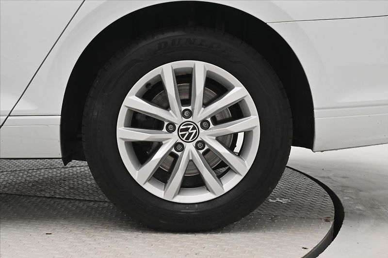 Volkswagen Passat 2,0 TDI 110KW DSG BUSINESS Zár - fotka 31 z 31