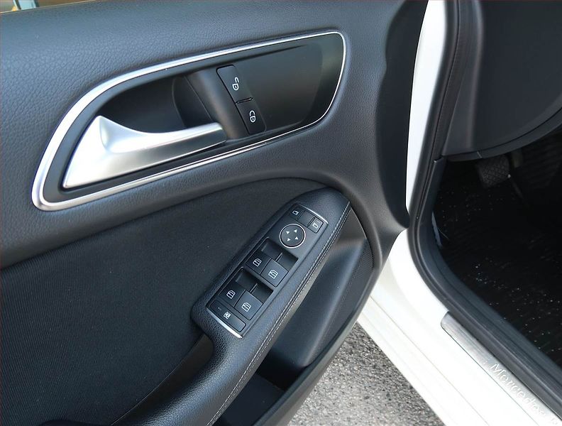 Mercedes-Benz Třídy B (2017) B 180 CDI, Automat, Tempomat - fotka 17 z 20