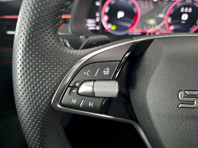 Škoda Scala (2025) 1.5TSi 110kW DSG MONTE CARLO T - fotka 9 z 35