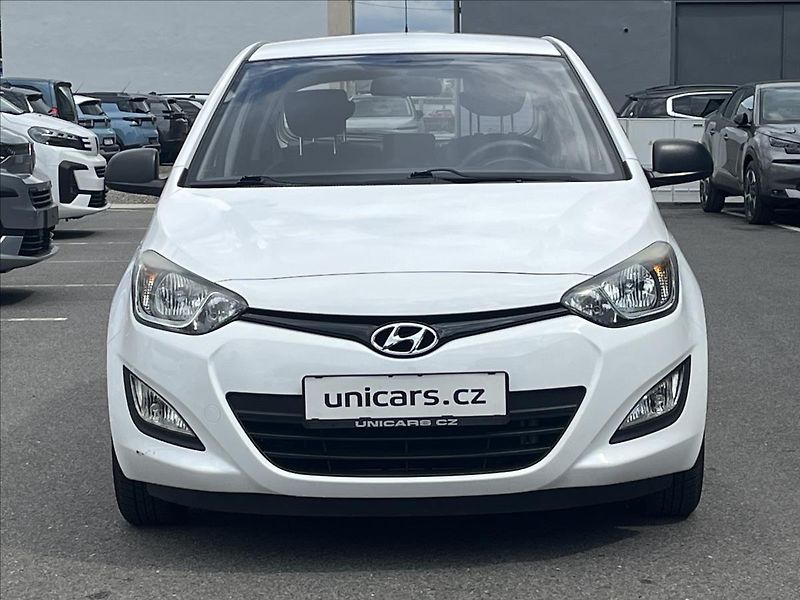 Hyundai i20 1,2 i  Family Space - fotka 2 z 21