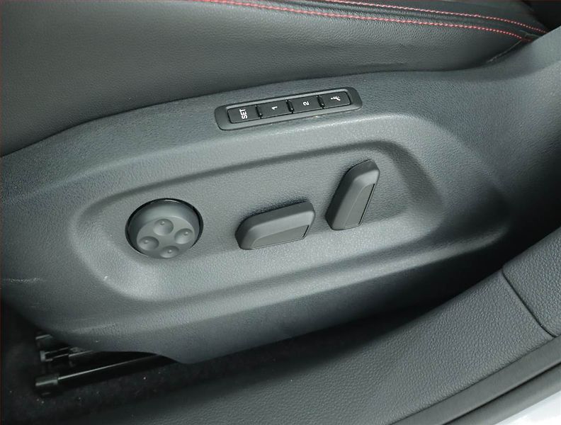 Seat Alhambra (2022) 1.4 TSI - fotka 18 z 19